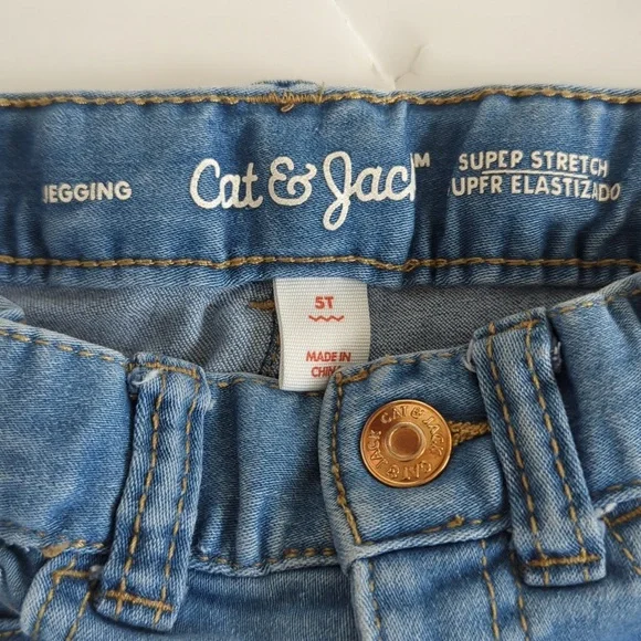 6/$18 - Cat & Jack Jegging Jeans Size 5T - Picture 4 of 6